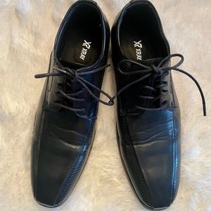 Men’s black dress shoe